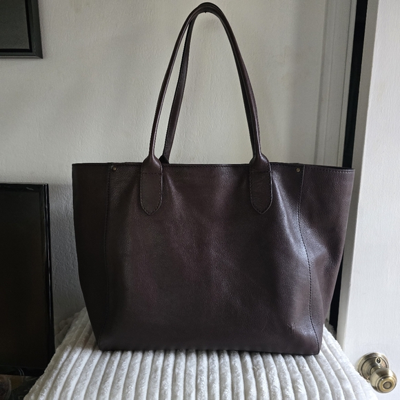 Frye Handbags - Frye Olivia Large Leather Brown Tote Bag
